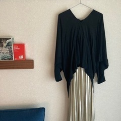 OSMOSIS(オズモーシス)黒のドレープトップス　洋服7