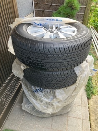 ランドクルーザー　走行約300キロ取り外し　純正タイヤホイールセット