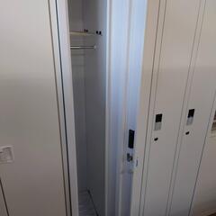 【愛品倶楽部柏店】スマイル　4人用ロッカー　鍵付きの画像