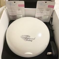 【売切】3点(新品未使用/美顔器(体もOK).衣類2着)