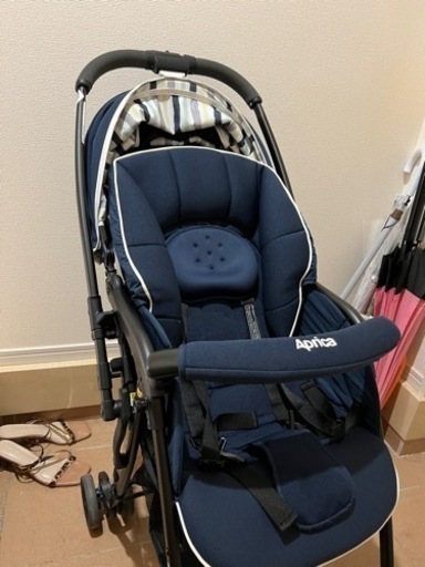 AB型ベビーカー取りに来れる方は3000円で売ります。