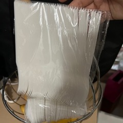 フルーツバスケットとプラスチックのフルーツ、フォーク、スプーンをセットで！の画像