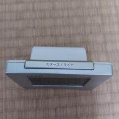 CASIO 電波目覚まし時計の画像