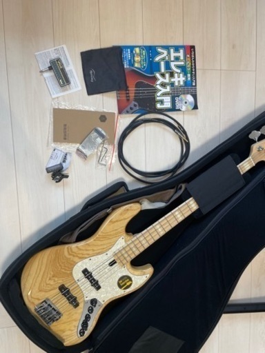 エレキベース　Marcus Miller SIRE スターターキット