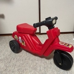 足蹴りバイク 三輪車の画像