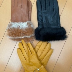 【決定済み】レザーとファーの手袋　本革　Mサイズ　新品未使用×2、カラシ色はUSEDの画像