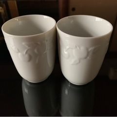 【未使用】ホワイトペアカップ　2個で　直径7センチの画像
