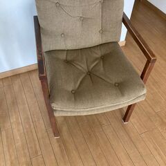 アンティーク調チェアの画像