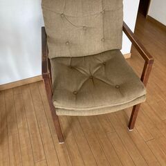 アンティーク調チェアの画像