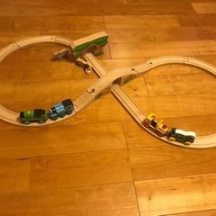 BRIO 木製レールおもちゃキット+ 機関車トーマス　お譲りします