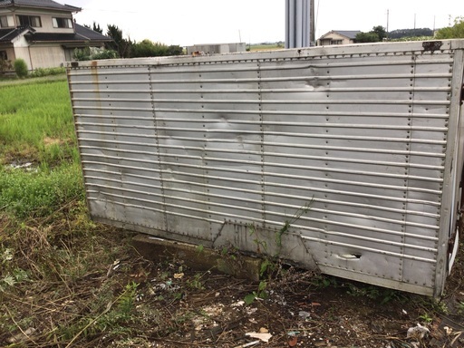 バイク　タイヤガレージ　倉庫コンテナ　物置
