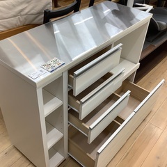 キッチンカウンターホワイト×シルバーのご紹介です！！