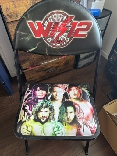 新日本プロレス　パイプ椅子