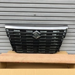 美品✨　スペーシアカスタム　フロントグリル