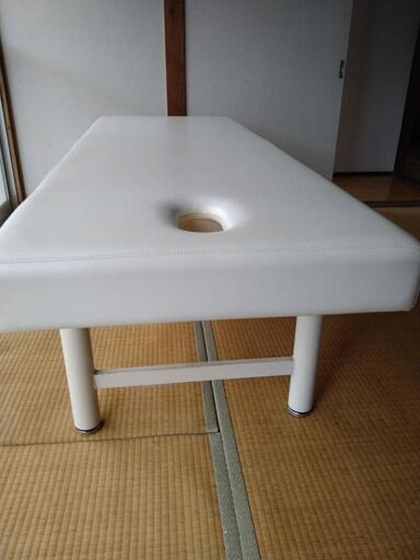 マッサージベッド　施術ベッド