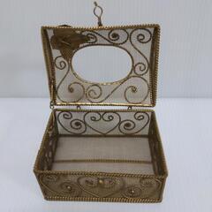 アンティークなティッシュケース（小物入れ）の画像