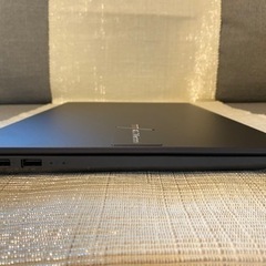 ASUS ノートパソコンの画像