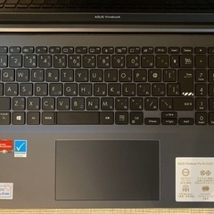 ASUS ノートパソコンの画像