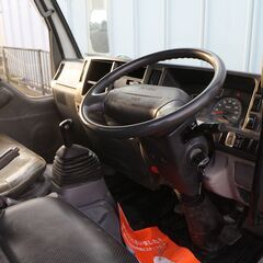 エルフ　2ｔ　高床　荷台塗装済み　１年車検付の画像
