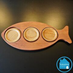 デンマークより入荷した、魚の形をしたチーク材 プレートとコースタ...