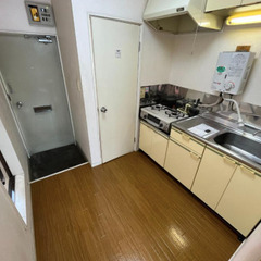 初期費用なんと3万円！！ 東武伊勢崎線一ノ割駅徒歩9分♪ さらに入居月家賃無料！！ バストイレ別、都市ガス、２口コンロ、防犯シャッター付き♪ - 賃貸（マンション/一戸建て）