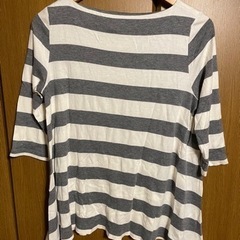 SALON グレーと白ボーダー Tシャツ 秋のコーデにの画像