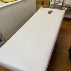 マッサージベッド　エステベット　マツエクベッド　ネイルベッド　白