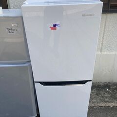 ☆中古￥13,800！【会員価格￥12,800】Hisense　130㍑2ドア冷蔵庫　家電　2017年製　HR-D1302型　幅48cmｘ奥行60cmｘ高さ113cm　【BI182】