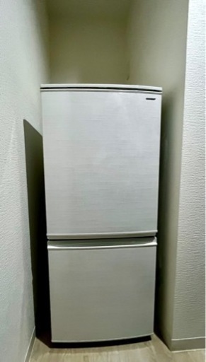 【美品】シャープ SHARP SJ-D14D-W [冷蔵庫 (137L・つけかえどっちもドア) 2ドア ホワイト] 2018年製