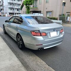 BMW523dハイライン　H25　車検6/10　走行103000ｋ　黒革シート　純正ＨＤＤナビ＆フルセグＴＶ　カラーバックカメラ　ドラレコ　ミラー内蔵ＥＴＣ　18ＡＷ　社外クリアテール　禁煙車の画像