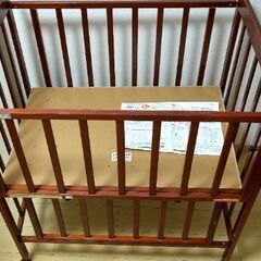西松屋のベビーベッドです。マットレスも付きます。の画像
