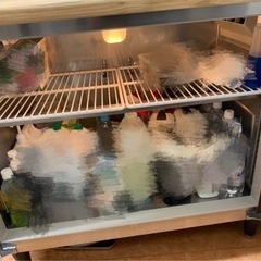 業務用冷蔵庫1台3万  （買った時新品ですプラスチックコップシーリングマシン3万）の画像