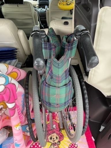 値下げしました。折りたたみ式車椅子