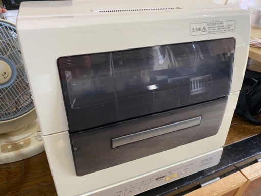 値下げしました‼️パナソニック　電気食器洗い乾燥機　NP-TR3
