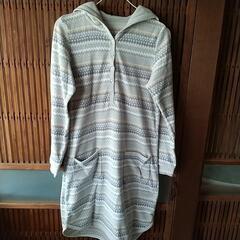 ユニクロ フード付きロングパジャマ