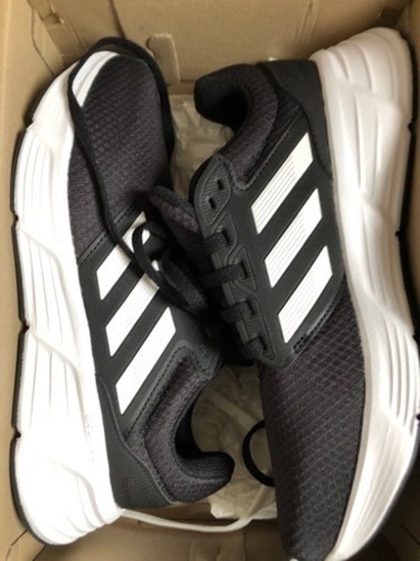 adidas 人気シューズ