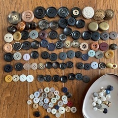 【無料】ボタンたくさん　まとめていかがですか