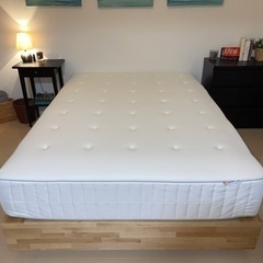 IKEA Double Bed ダブルマットレスとベッドフレーム 収納付きの画像