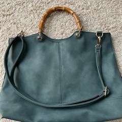 ショルダー付きバッグ