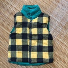 130 暖かいリバーシブルベスト　グリーン防寒の画像