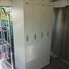 4人用スチールロッカー　鍵付き　オフィス　事務用品　更衣室　衣類...