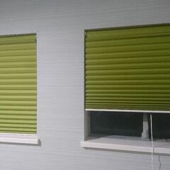 突っ張り棒式 小窓用 遮光シェード(ブラインド・スクリーン)の画像