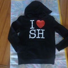 Sサイズ　美品　I ♡SH  フード付きパーカー★アイラブ上海の画像