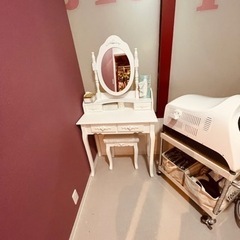 ネイリスト🦩シフト自由✨スタッフ募集🍀の画像