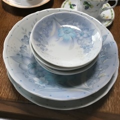 食器の画像