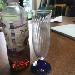 ガラスコップの画像