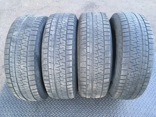 225/65R17 中古スタッドレスタイヤ ピレリ4本セット