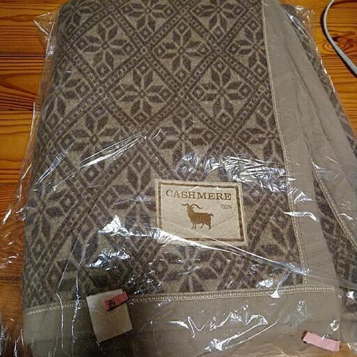 中古カシミヤ100%の毛布シングルサイズ日本製その1