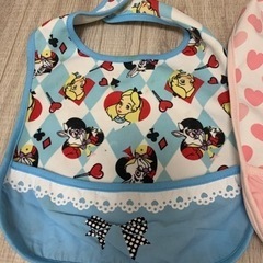 食事エプロン　おしゃぶり　赤ちゃんセット売りの画像