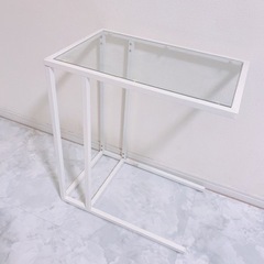 IKEAサイドテーブル明日までの画像